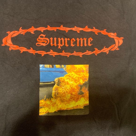 Supreme - Picture 2 of 3